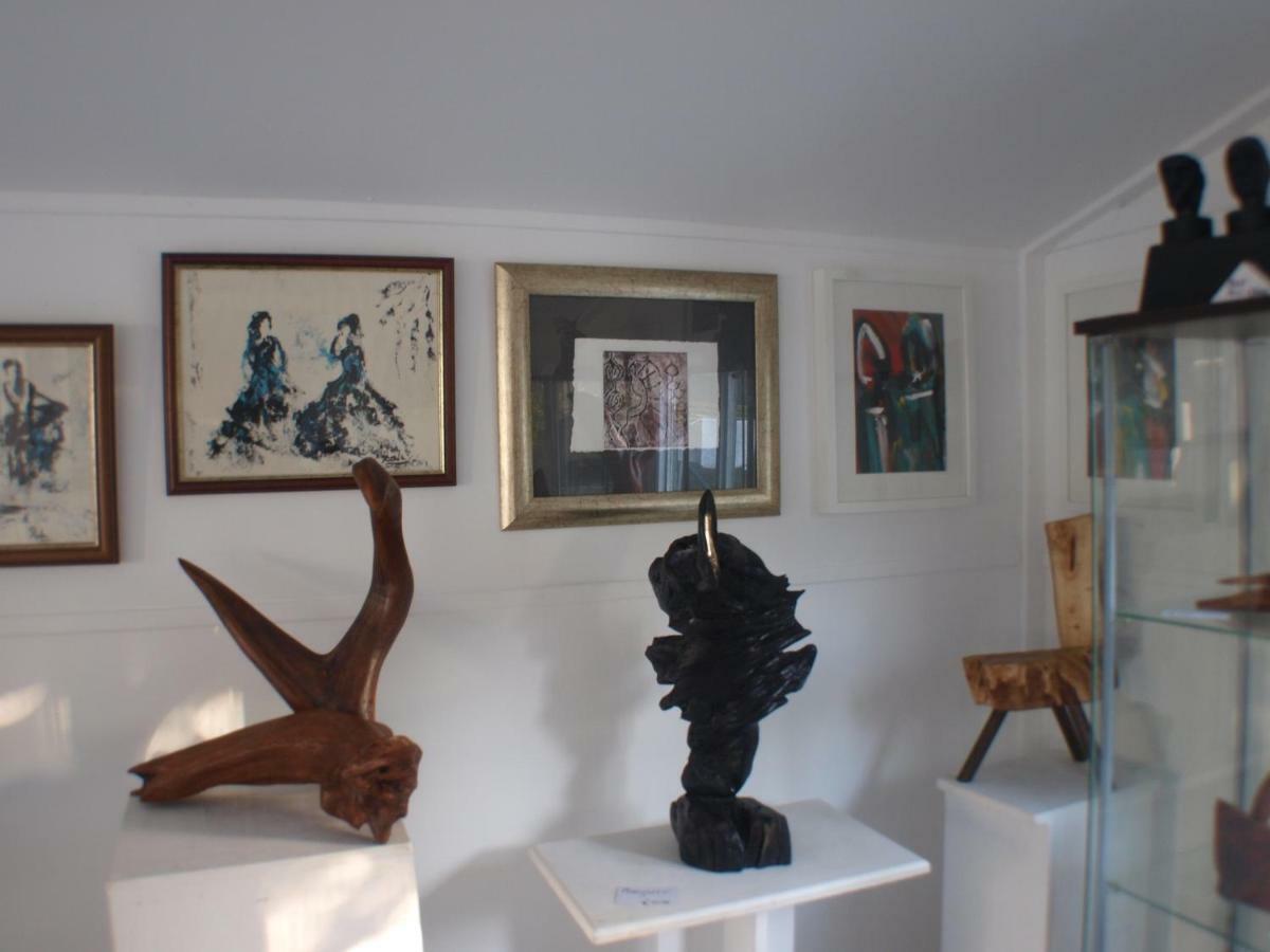 Lakefield Gallery Keel  외부 사진