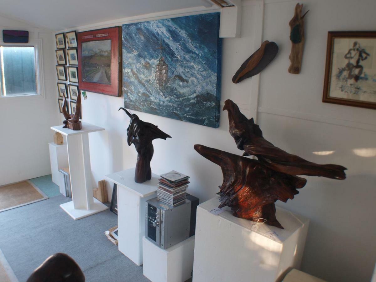 Lakefield Gallery Keel  외부 사진